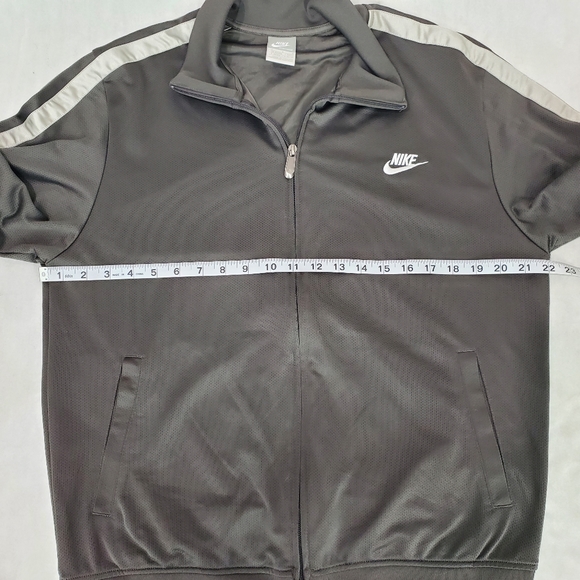Nike Sportswear Track Jacket Mens L‎ Gray and Silver With Pockets Full Zip - Picture 8 of 15
